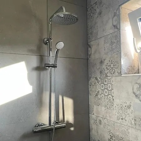 Luxury - Mit Balkon In Seenaehe *