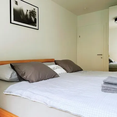 Luxury - Mit Balkon In Seenaehe