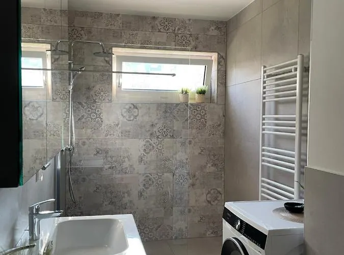 Luxury - Mit Balkon In Seenaehe Apartment *