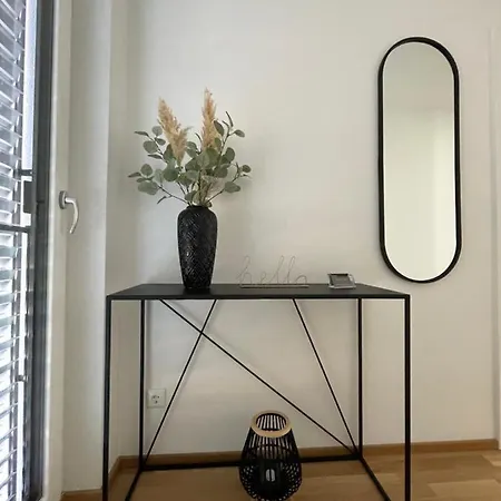Luxury - Mit Balkon In Seenaehe Apartman