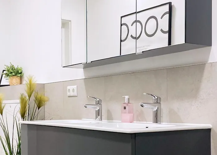 Luxury - Mit Balkon In Seenaehe *